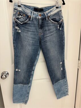 Two-Tone Distressed Ankle Jeans in Blue - Women. Brazilian brand Damyller
